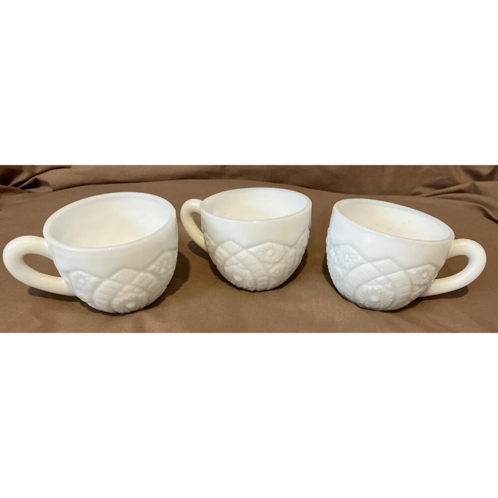 3 Vintage McKee Concord Starburst White Milk Glass Punch Cups 2.5 “ Tall